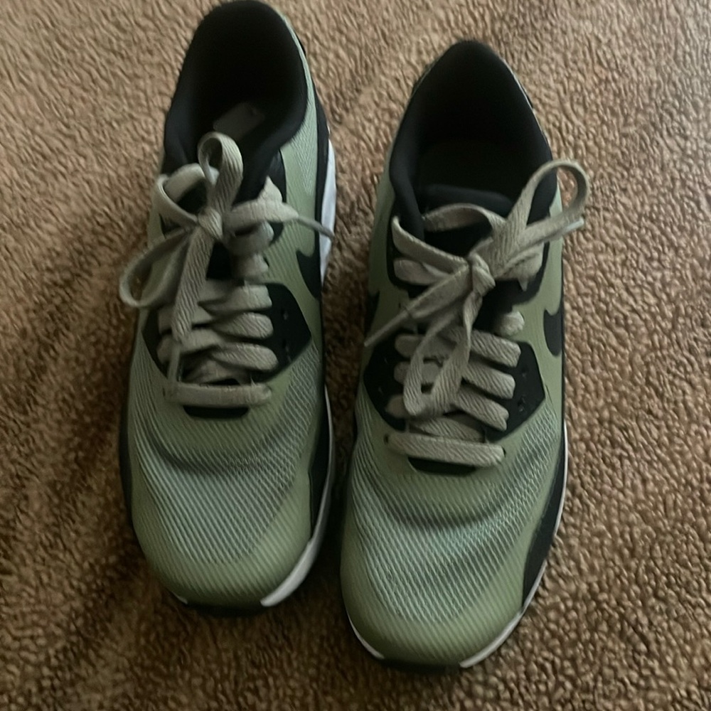 womens nike shoes size 4.5